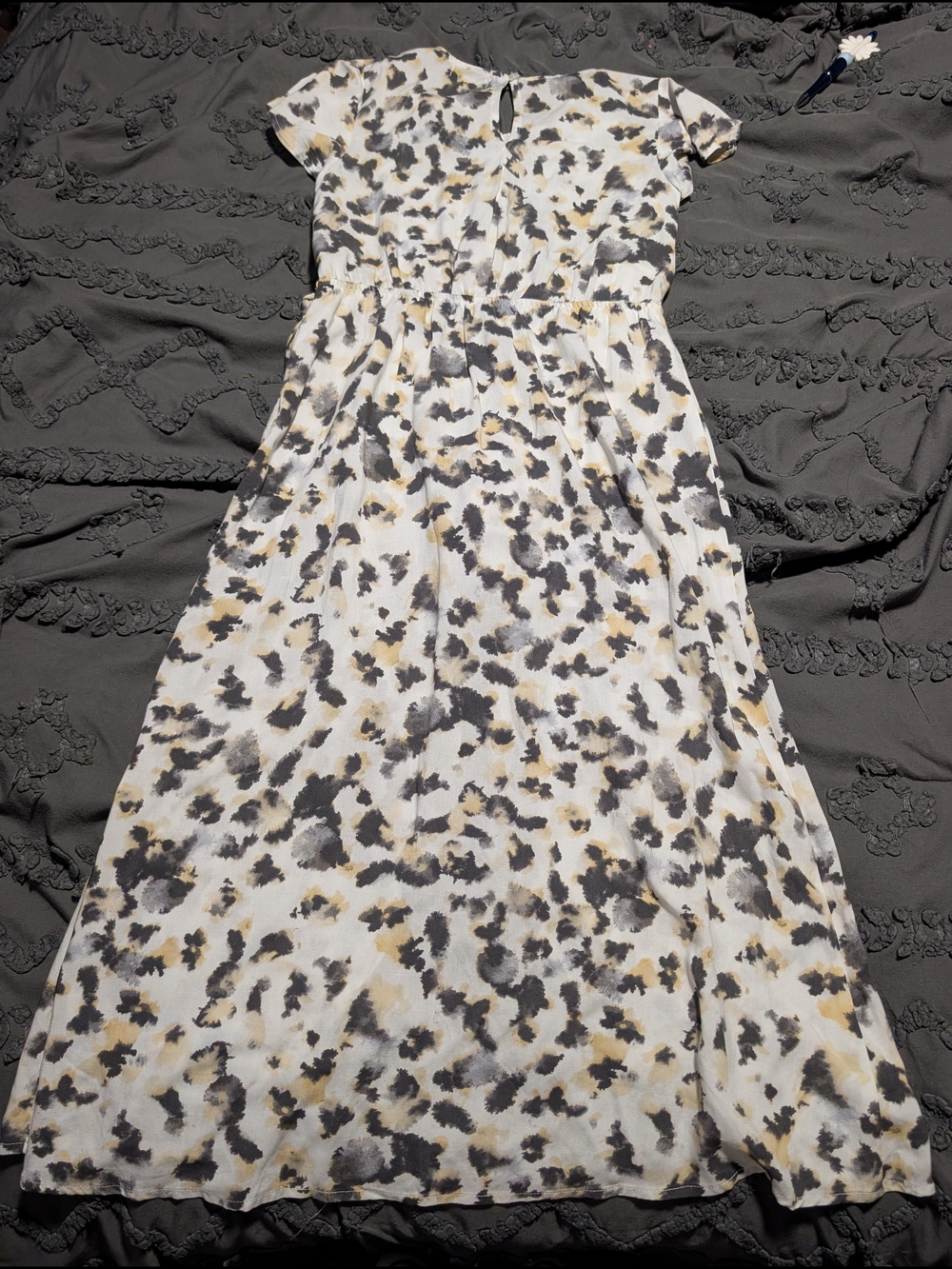 Girls' Short Sleeve Animal-Print Midi Dress in White, Gray & Tan